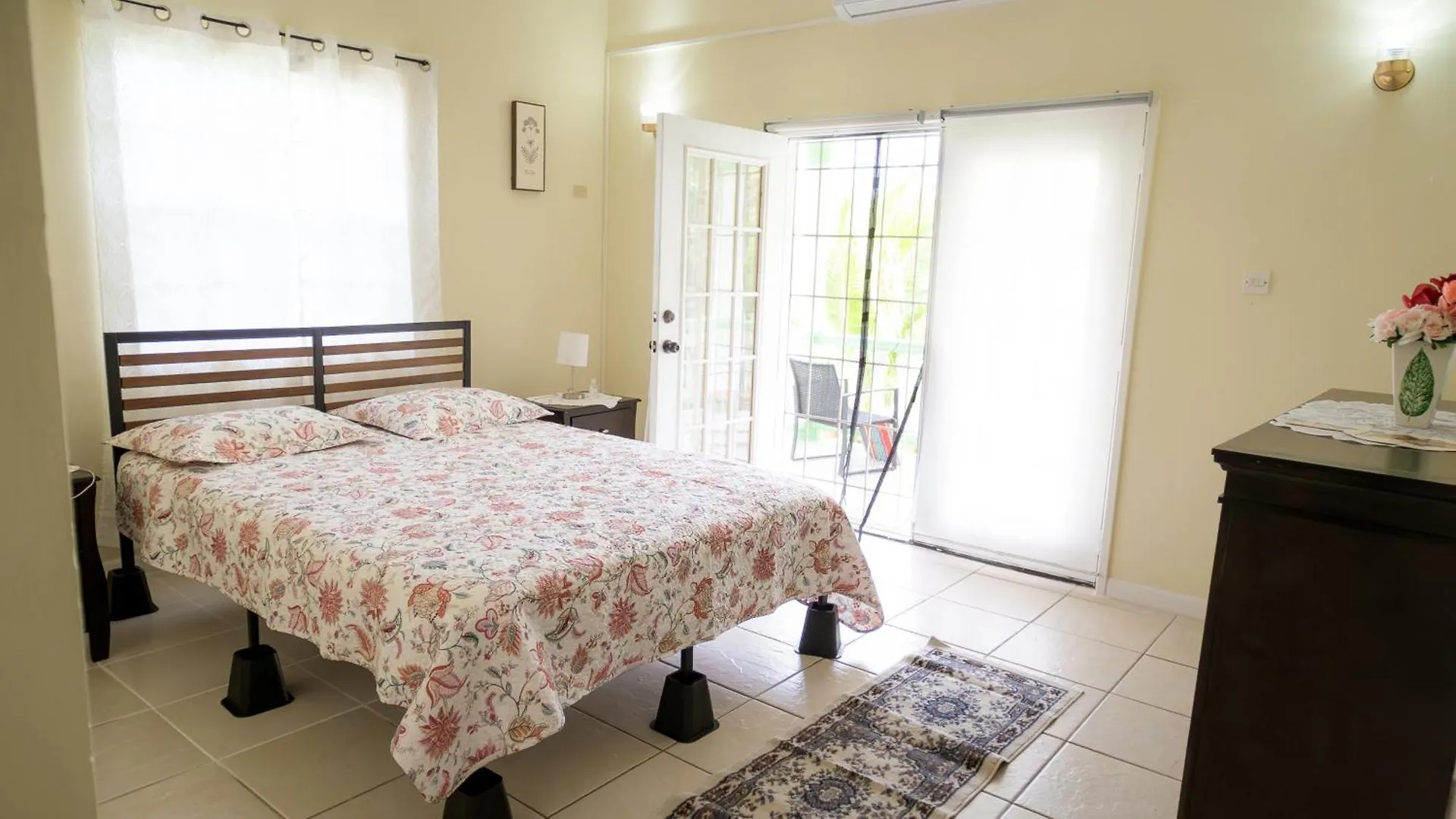 Golden Vale Escape Apartment Ribishi