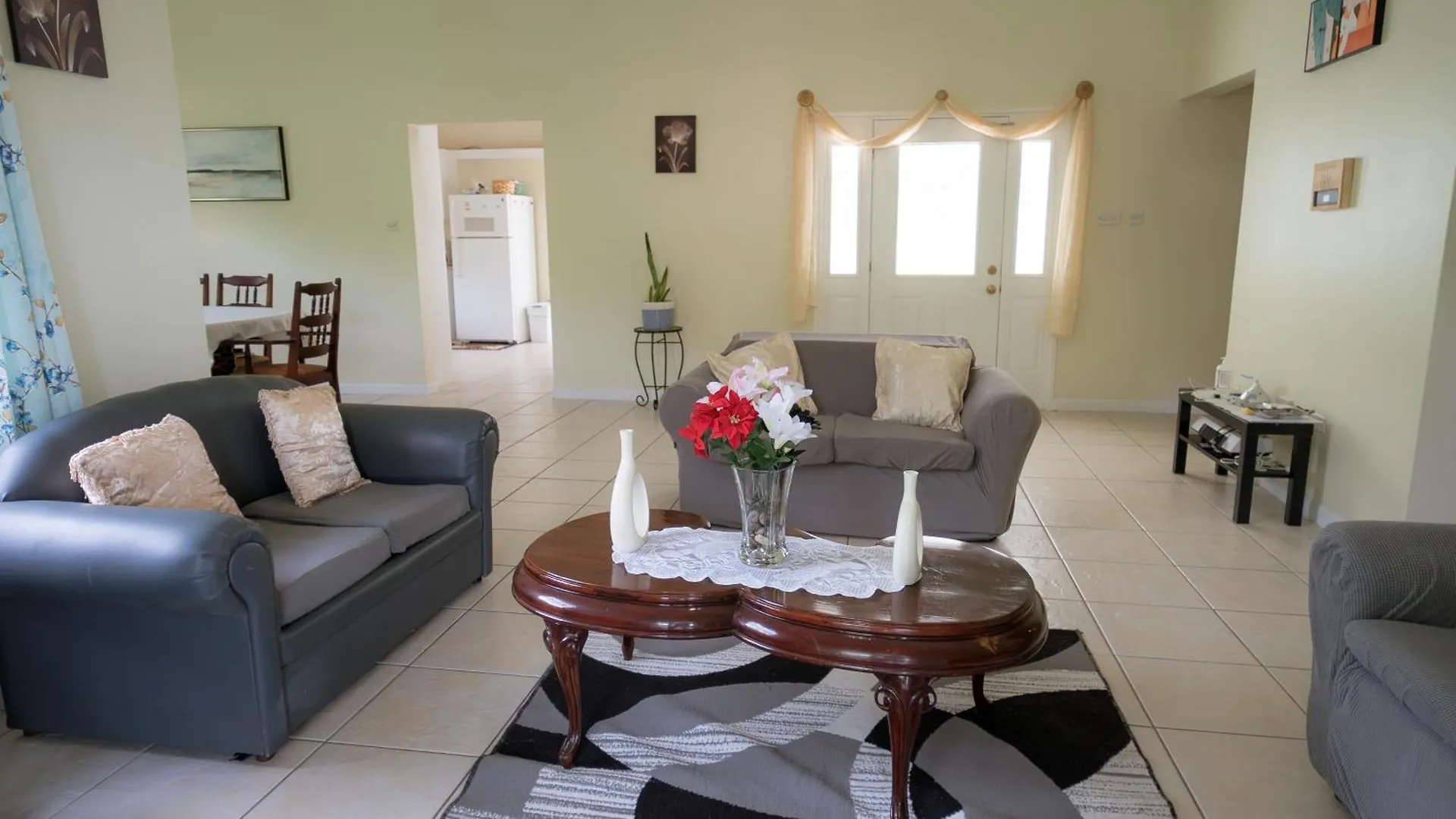 Golden Vale Escape Apartment Ribishi Saint Vincent and the Grenadines