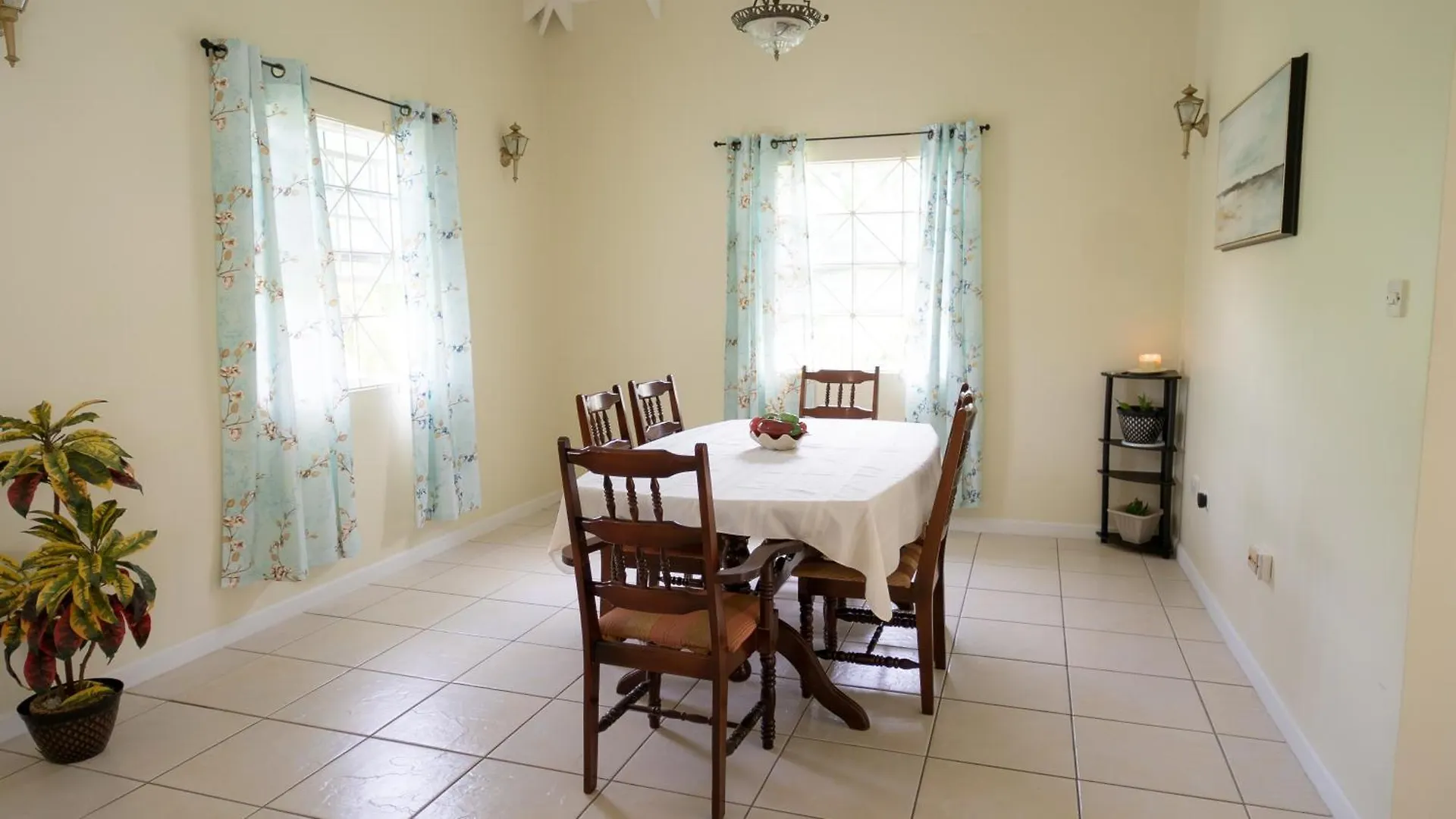 Golden Vale Escape Apartment Ribishi
