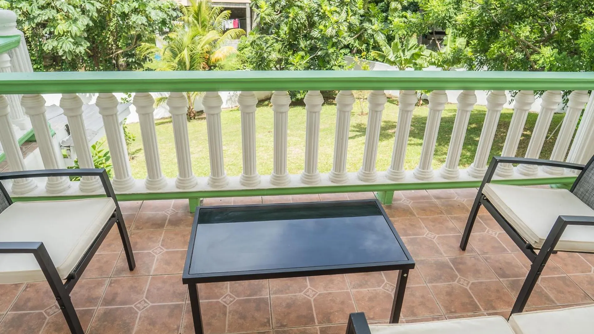 Golden Vale Escape Apartment Ribishi